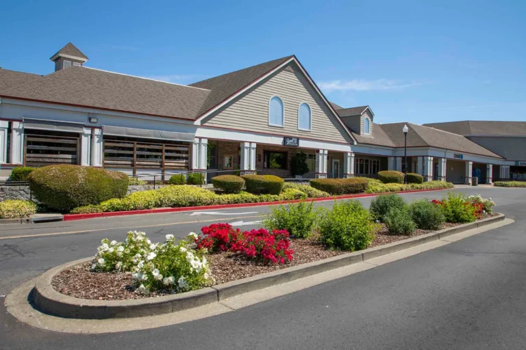 2022 Award Shopping Center